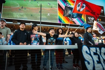 San Jose Earthquakes young fans cheer