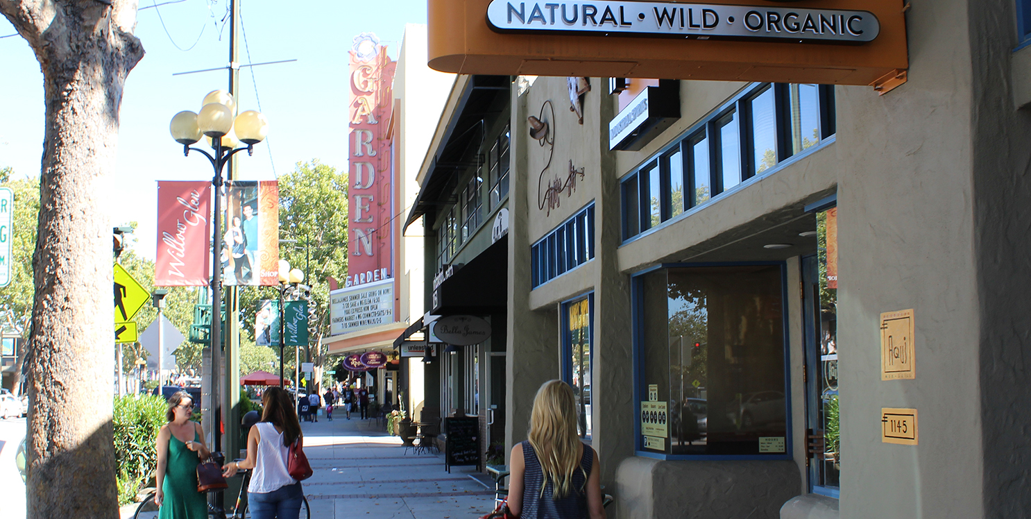 people walking on the downtown strip of Willow Glen